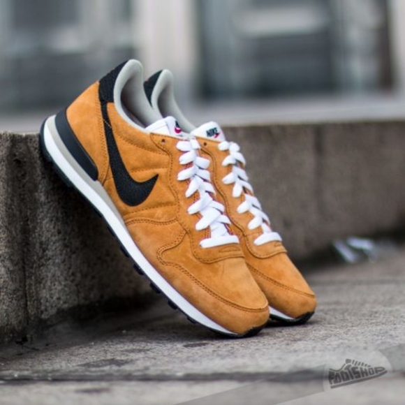 Nike Internationalist Suede Leather 631755-700 Men's Size 11 Shoes - Picture 9 of 10